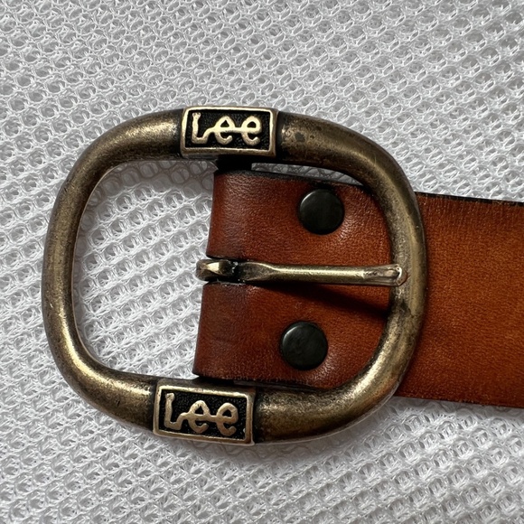 Vintage LEE Leather Belt Mushroom Butterfly Embossed Canada Brass Buckle Size 30 - Picture 5 of 9